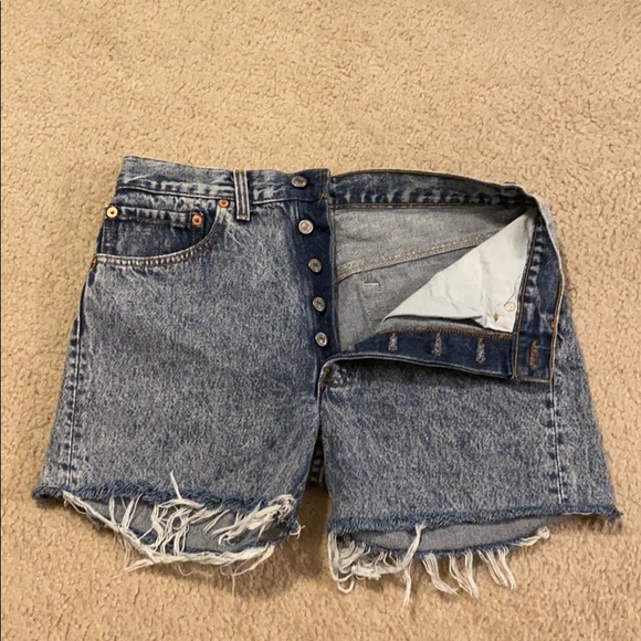 Vintage Levi USA 501 cut off denim shorts 31 - Picture 2 of 4